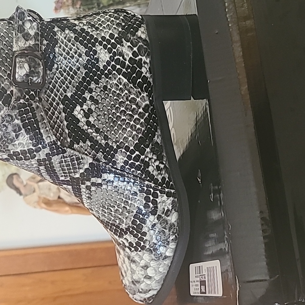 Women's boots